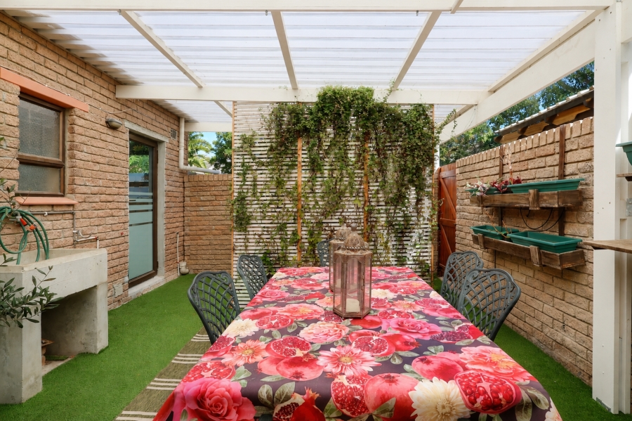 3 Bedroom Property for Sale in Waves Edge Western Cape